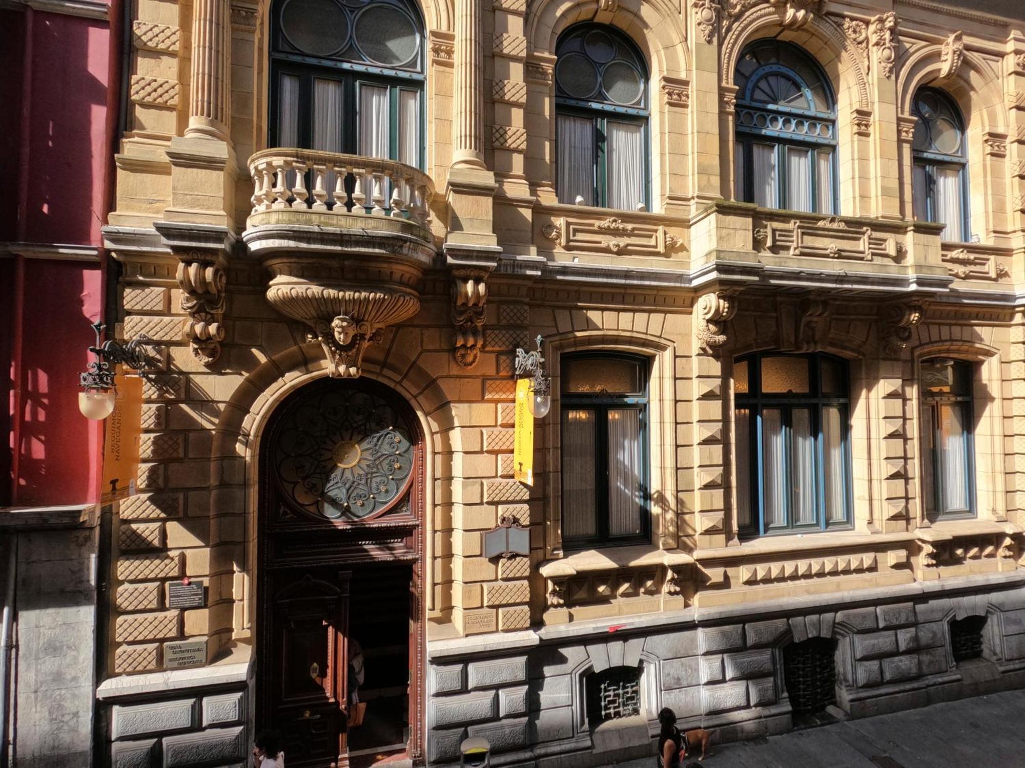 Отель Casual Arriaga Бильбао Экстерьер фото